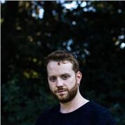 Laureato in Conservatorio offre lezioni di Pianoforte/ teoria musicale/ armonia/ solfeggio